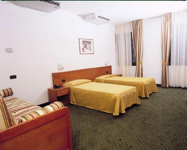 Hotel Serenella Gazzaniga Δωμάτιο φωτογραφία